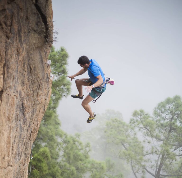 Comment vaincre la peur de la chute et du vol en escalade?